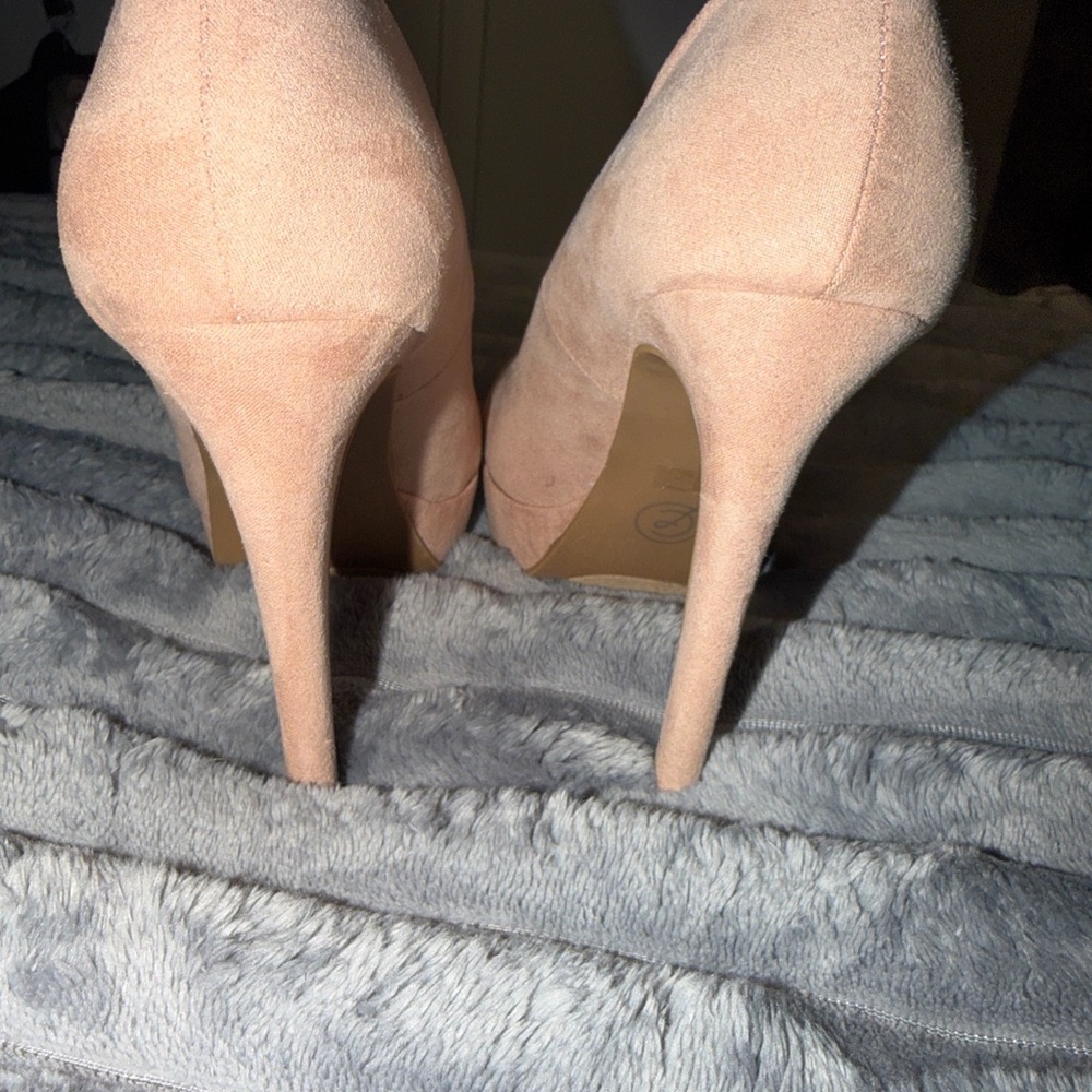 Chinese Laundry Nude Platform Heels - Picture 4 of 5
